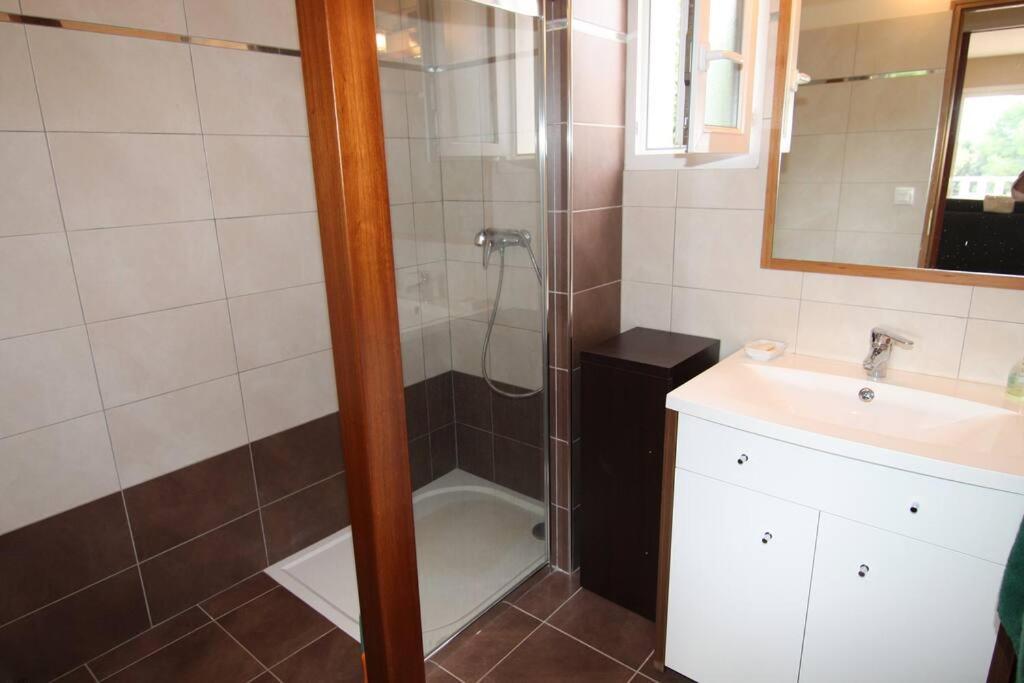 Grande Villa Neuve Avec Piscine Pres Mer Et Sete 巴拉吕克莱班 外观 照片